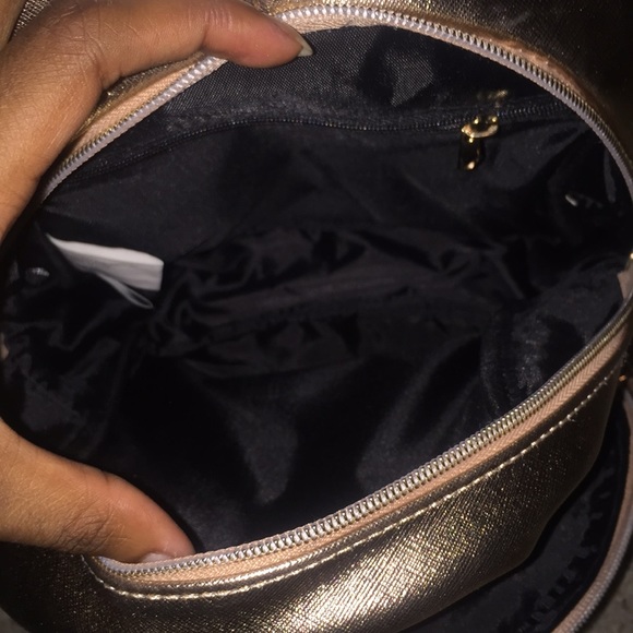 Backpack - Picture 6 of 6